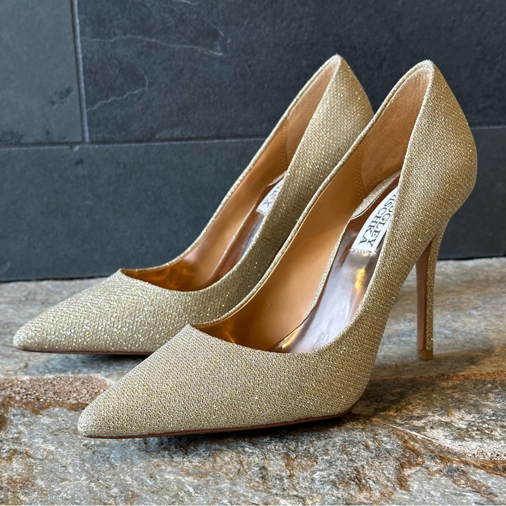NEW Badgley Mischka Gold 4” Heels Size 7, No Box, Never Worn